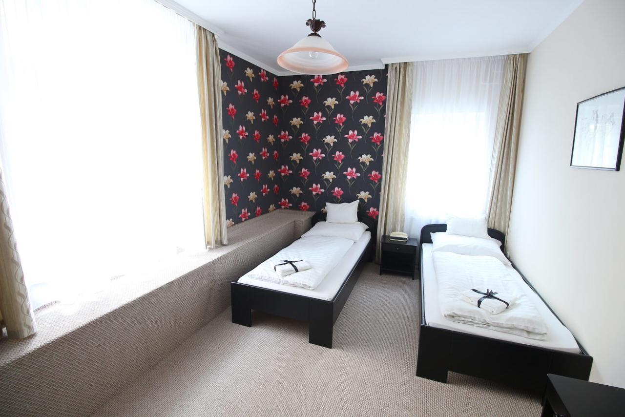 Twin Room with Private Bathroom
