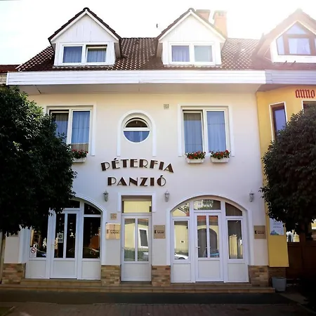 Peterfia Panzio-2